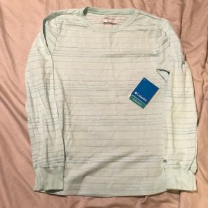 *NWT* women’s medium blue Columbia shirt